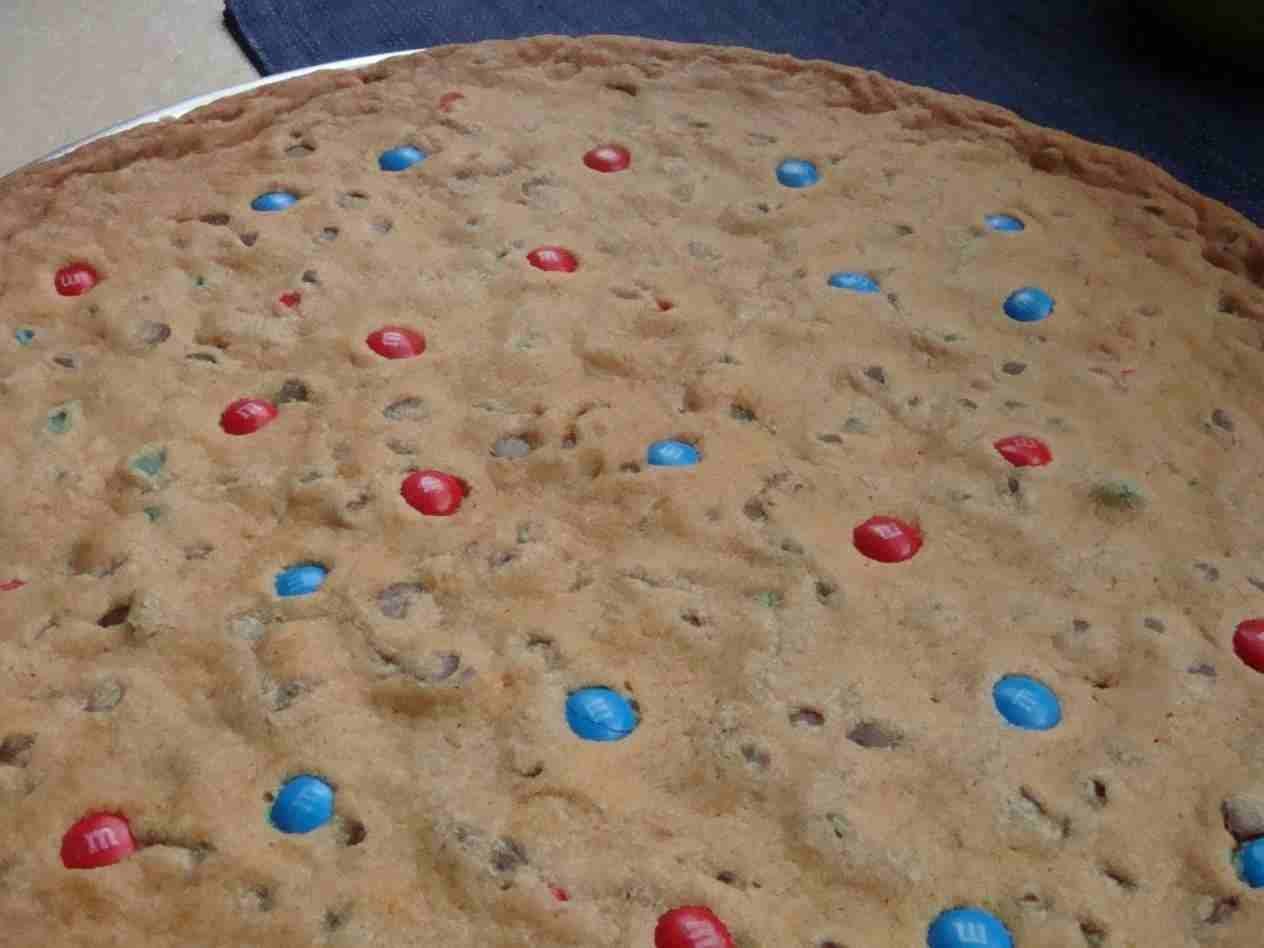 Biggest Chocolate Chip Cookie In The World
