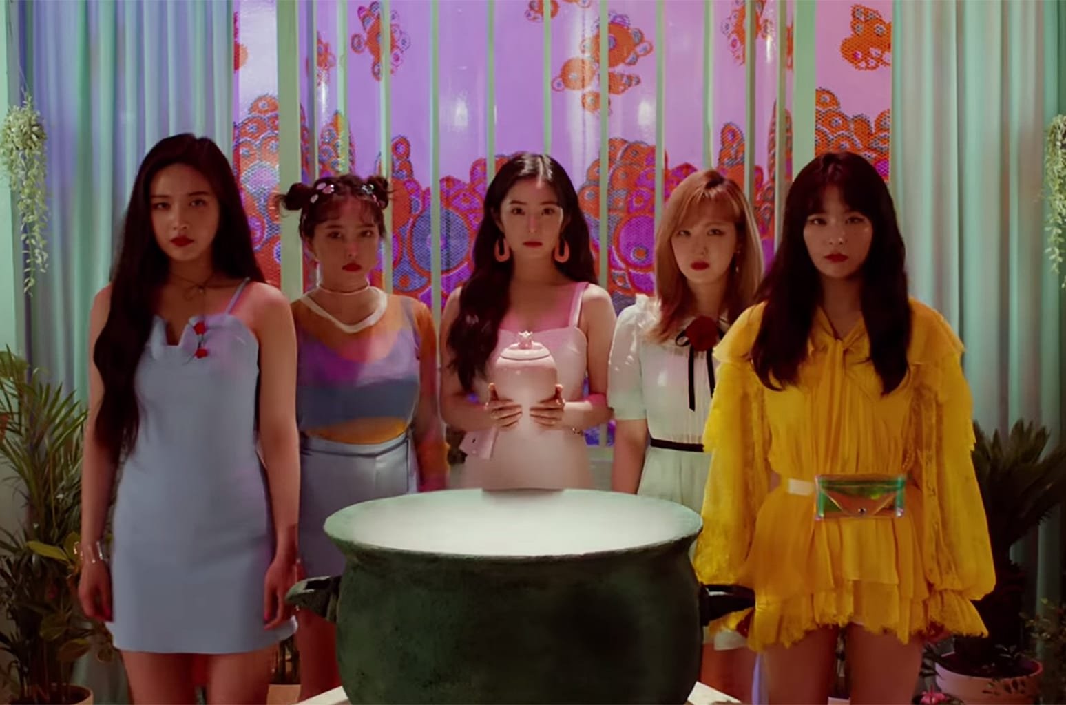 Red Velvet's 'cookie Jar' Video  Watch