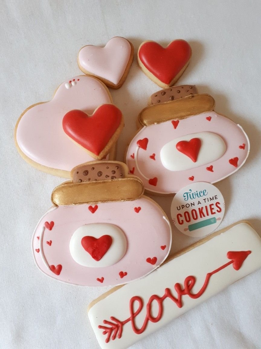 Love Potion  Valentines Day Cookies In Red And Pink Using An