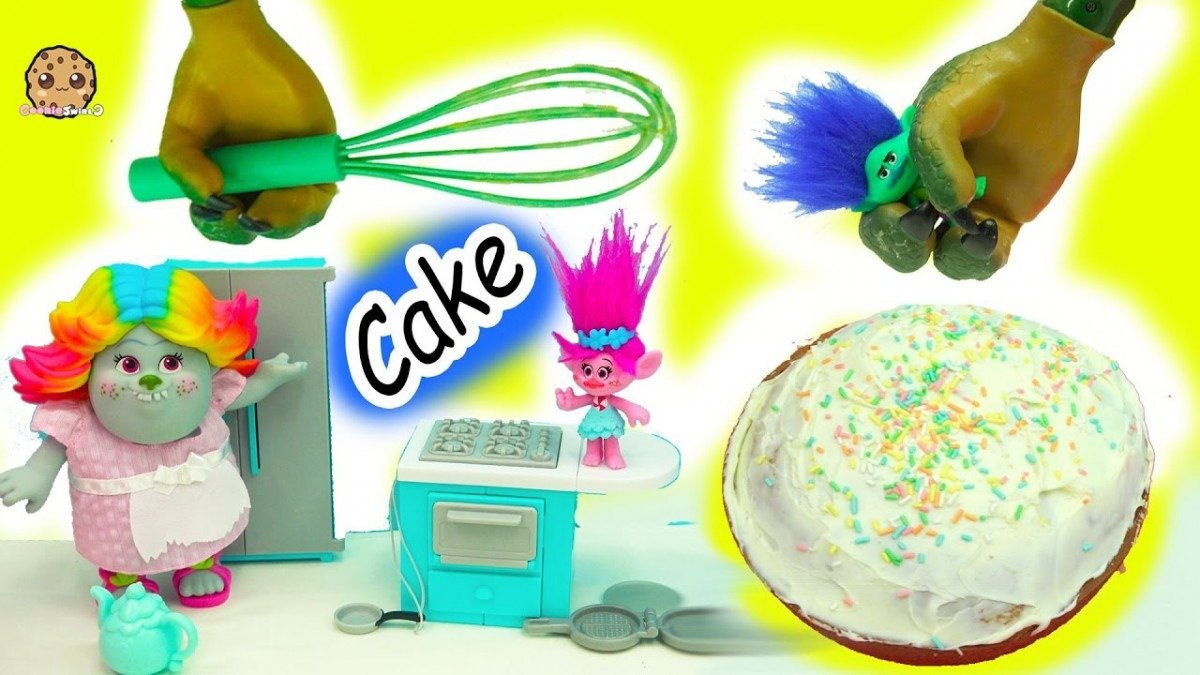 Baking A Cake With Dreamworks Trolls Poppy, Branch And Bergen